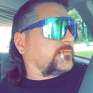 Meet your Posher, Devin